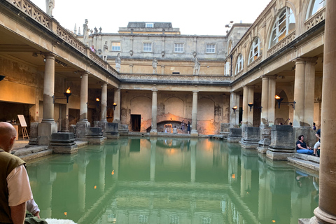 Bath: tour guidato a piedi della città con ingresso alle terme romaneBath: Tour guidato della città a piedi con ingresso ai Bagni Romani