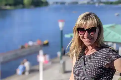Hamburg: Harbour Highlights Self-Guided Discovery Walk