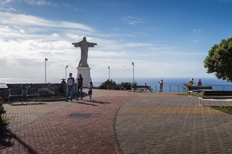 Visite guidée privée en Tuk-Tuk des hauts lieux de l'île de MadèreFunchal : Visite guidée privée des points forts de la ville en Tuk-Tuk