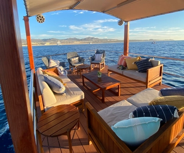 Cabo San Lucas: Private Catamaran Cruise for up to 12 People