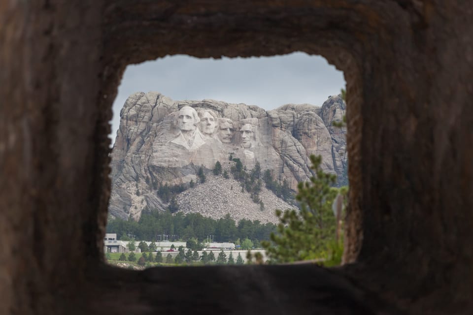 Rapid City: Parque Estatal Mt Rushmore Custer y Caballo Loco | GetYourGuide
