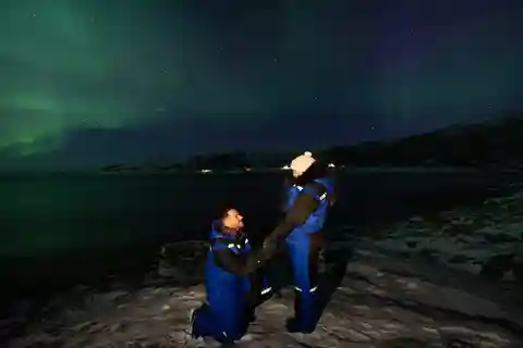 Tromsø: Private Aurora Chase with Meals, Campfire, Photos.