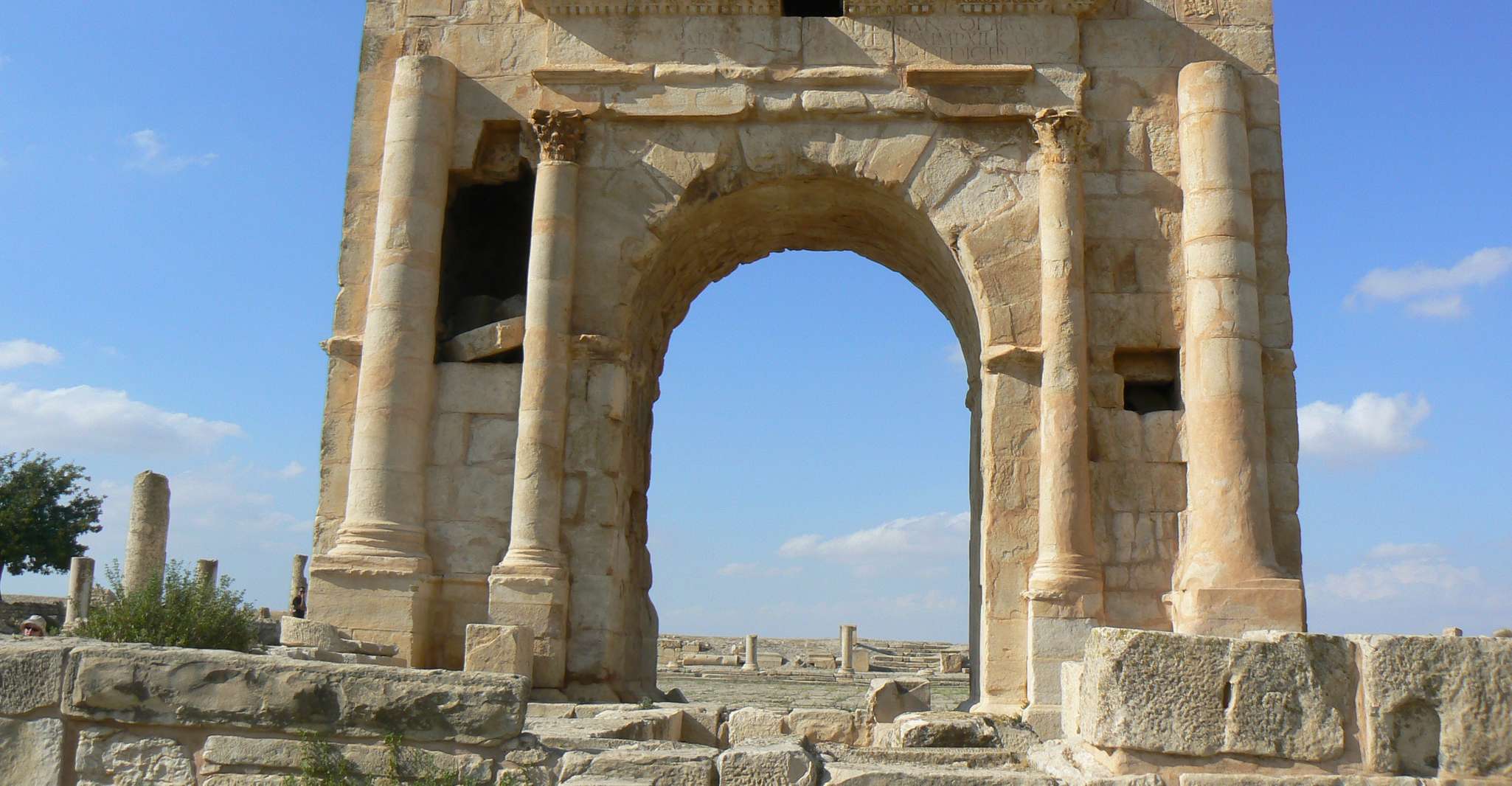 Desde Túnez, Excursión de un día a Kesra y Maktaris con almuerzo - Hizvo