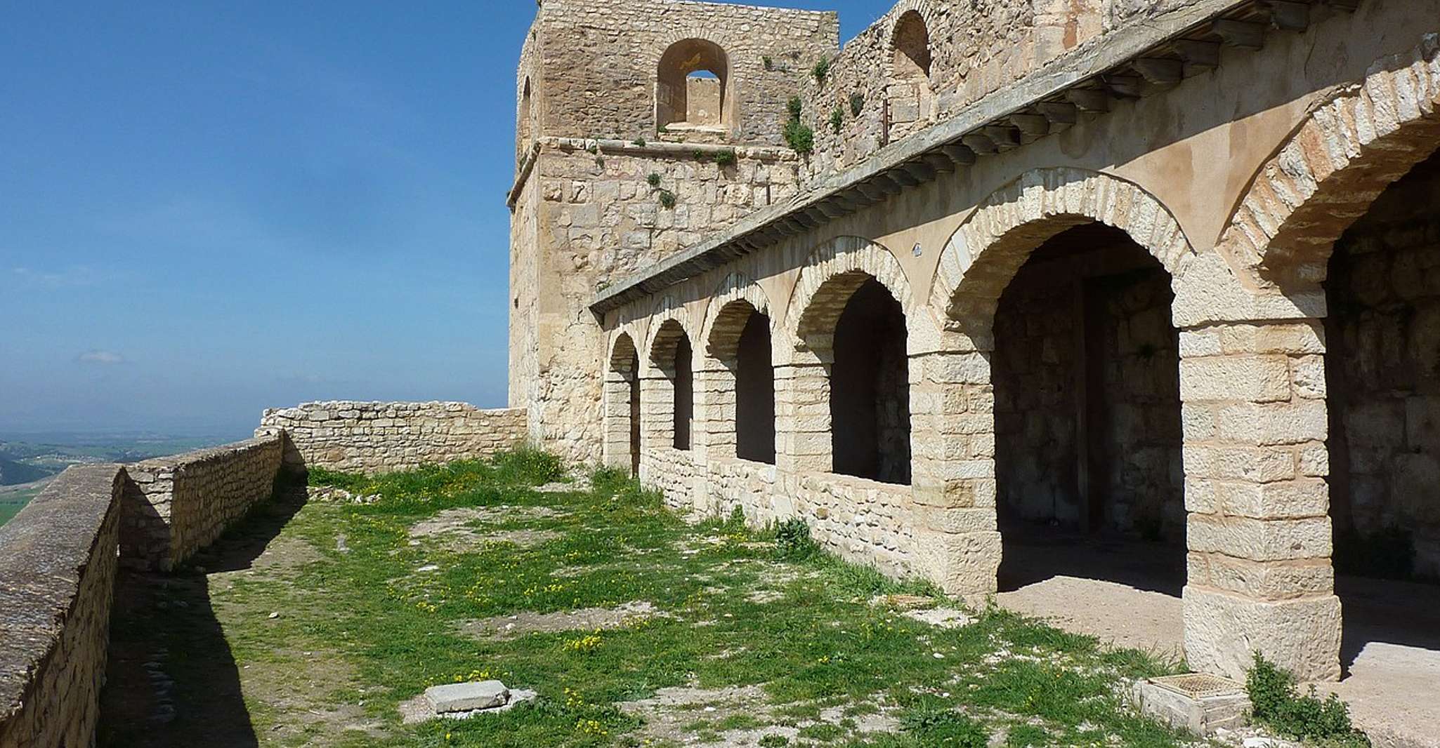 Desde Túnez, Excursión de un día a Kesra y Maktaris con almuerzo - Hizvo