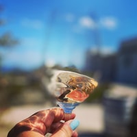 Santorini, degustación de vinos y maridaje de alimentos en 3 bodegas - Housity