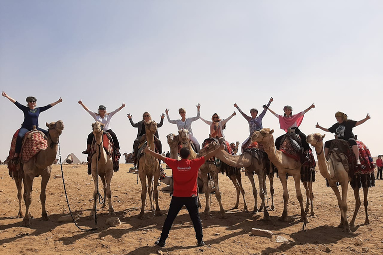 Il Cairo: Tour delle Grandi Piramidi di Giza e del Museo EgizioTour privato con biglietti d&#039;ingresso