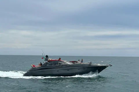 Vilamoura: cruzeiro em iate particular personalizado com bebidas e petiscos