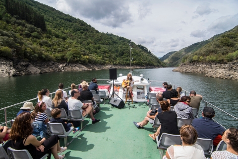 From Santiago: Ribeira Sacra Tour, Boat Trip & Wine Tasting From Santiago: Tour to Ribeira Sacra with boat trip + Winery