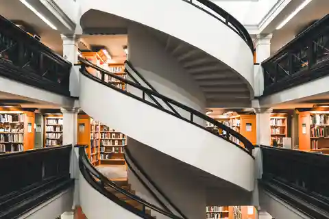Helsinki: Art and Culture Tour with a Local Guide