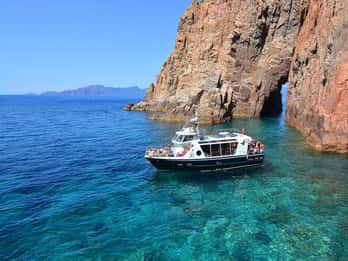 Cargèse: Tour in barca di Scandola e Piana con sosta a Girolata
