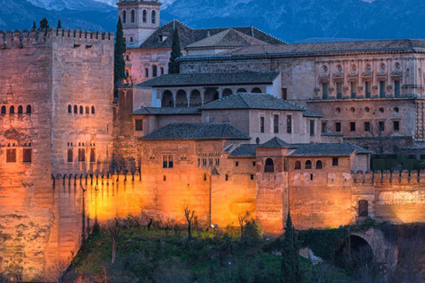 Granada: Die Alhambra und die Nasridenpaläste - Geführte Nachttour