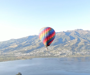Otavalo: Sunrise Hot-Air Balloon Ride Over Lago San Pablo