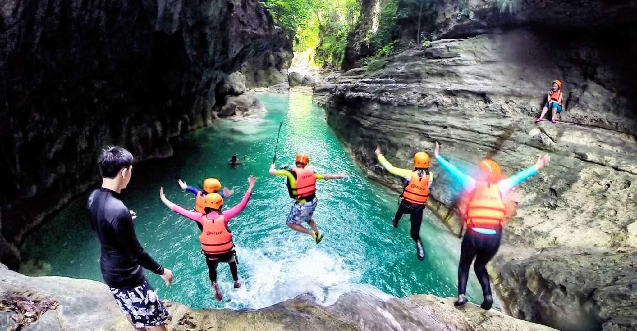 Visite de Cebu, Moalboal Island Hopper Cruise avec les chutes Kawasan - Hizvo