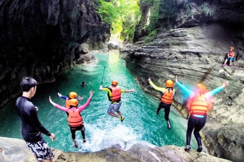Cebu: hoppercruise op Moalboal-eiland met bezoek aan de Kawasan-watervallenMoalboal Island Hopping en Kawasan Canyoneering Tour