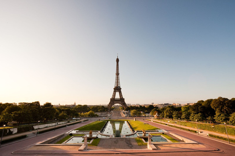 From London: Paris Day Trip with Lunch on Eiffel Tower