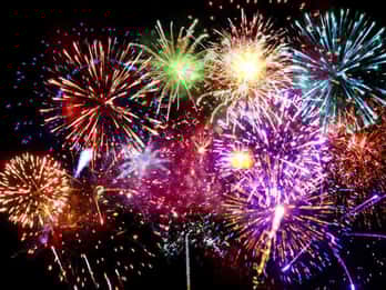 Cambrils: Evening Cruise with Fireworks Display and Drinks