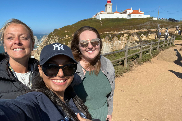 Från Lissabon: Sintra, Pena-palatset, Regaleira och Cabo RocaGuidad rundtur i de viktigaste monumenten