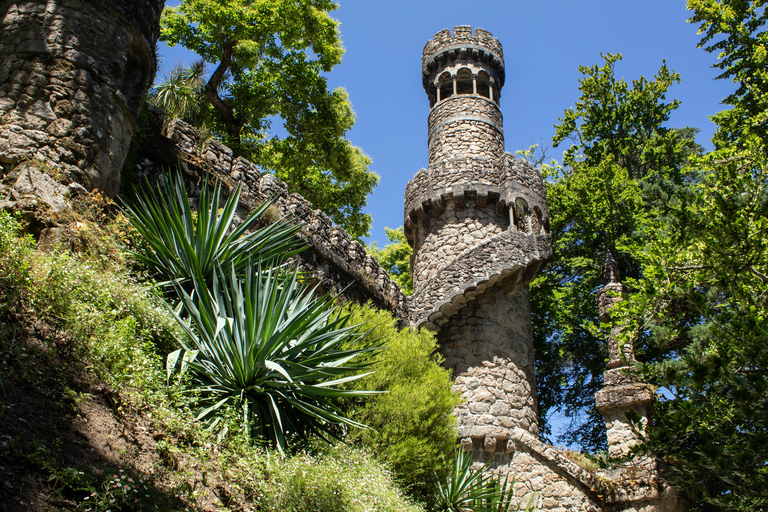 Från Lissabon: Sintra, Pena-palatset, Regaleira och Cabo RocaGuidad rundtur i de viktigaste monumenten