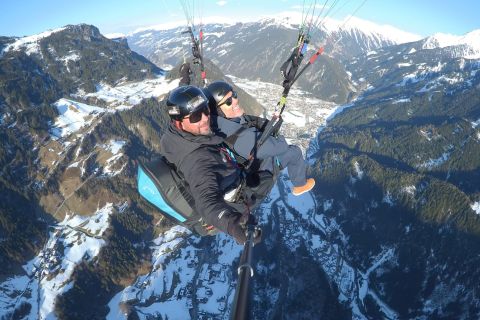 Mayrhofen: Private Kid-Friendly Tandem Paragliding Flight