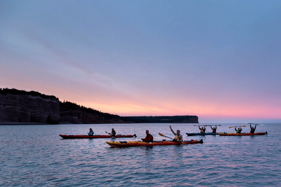 Tour guiado de Kayak con Snack en la Bahía de Fundy - Hizvo