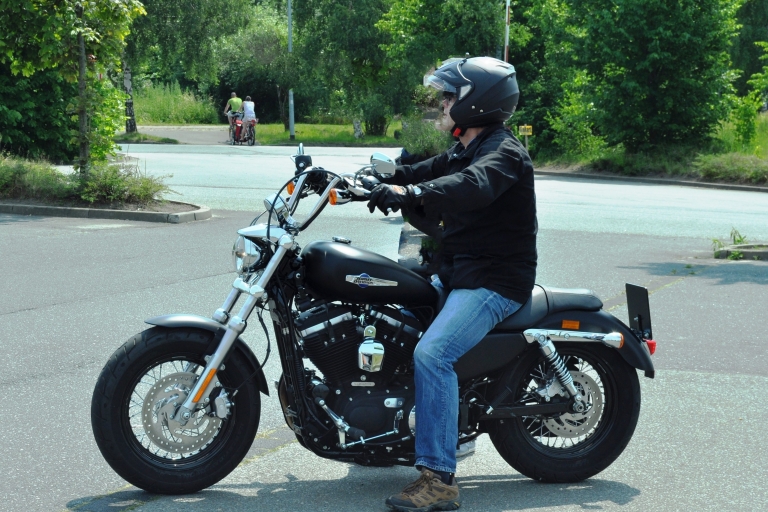 Harley-Davidson Sportster XL1200CB alquiler por 1 DíaAlquiler de una moto Harley-Davidson por 1 día