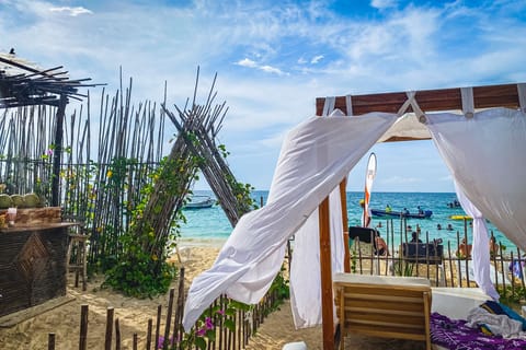 Cartagena: Baru Island Mambo Beach Club VIP Experience
