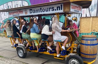 Amsterdam: Gemeinsame Party-Bike-Tour mit Bier