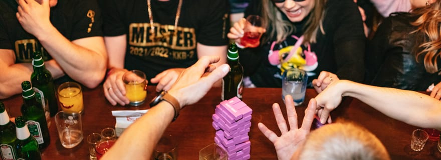 Pub crawl di Danzica: bar, ingresso in discoteca, shot gratuiti e giochi