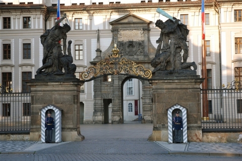 Prague: Castle and Lesser Town Walking Tour with Local Guide Shared Tour