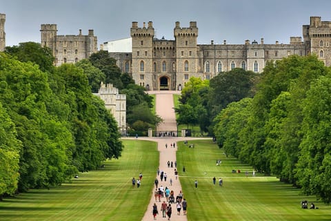 From London: Windsor, Stonehenge & Bath Small-Group Tour