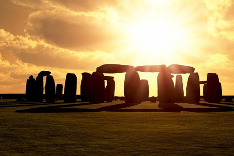 Stonehenge Special Access - Evening Tour from London