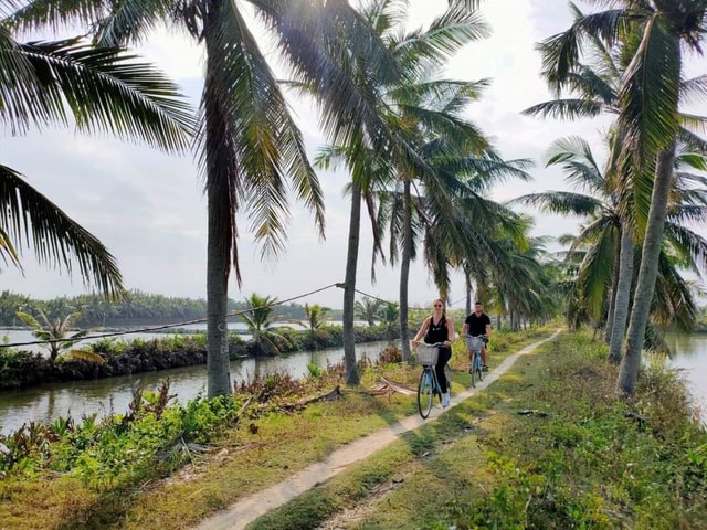 Hoi An: Private Villages Biking Tour with Meal