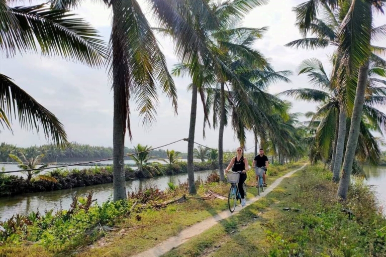 Hoi An: Wycieczka rowerowa po prywatnych wioskach z posiłkiem