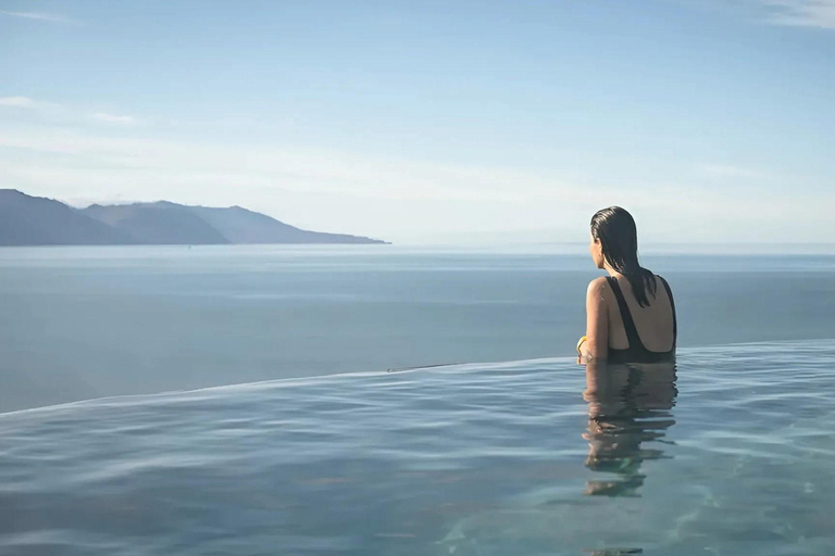 Akureyri: Lake Mývatn, GeoSea, & Whale Watching Tour