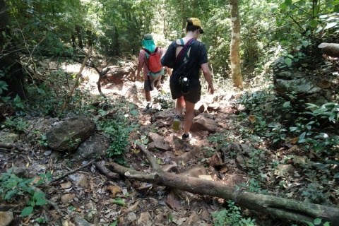 Luang Prabang Trekking LongLao aux chutes de Kuang si journée complèteExcursion en voiture 4x4 et déjeuner pique-nique