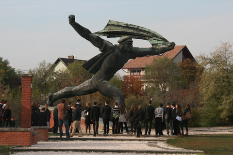 Promenade avec guide au parc Memento aux icônes du communismeOption standard