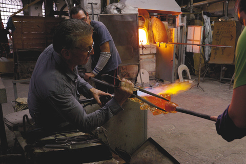 Venice: Murano Glass Factory Guided Tour with Aperitif Murano Glass demonstration and Aperitif