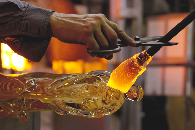 Venice: Murano Glass Factory Guided Tour with Aperitif Murano Glass demonstration and Aperitif