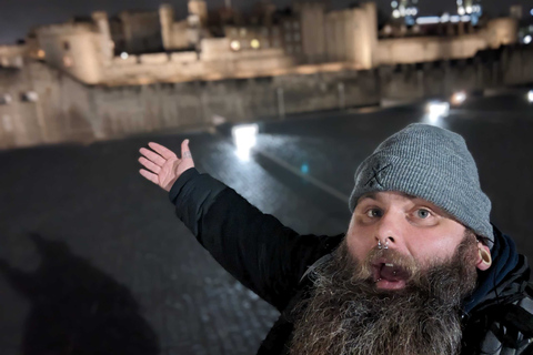 Londra: Passeggiata dei fantasmi e giro in barca sul TamigiPasseggiata con i fantasmi e giro in barca sul Tamigi in inglese