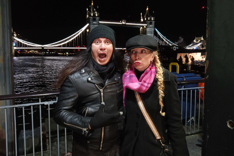 Londra: Passeggiata dei fantasmi e giro in barca sul TamigiPasseggiata con i fantasmi e giro in barca sul Tamigi in inglese