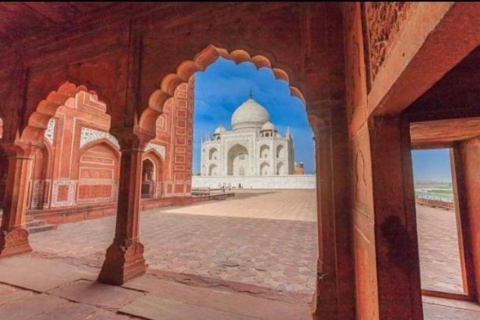 Z Delhi: Taj Mahal i Agra Fort Tour Gatimaan ExpressPociąg pierwszej klasy z samochodem, przewodnikiem z biletem wstępu i lunchem