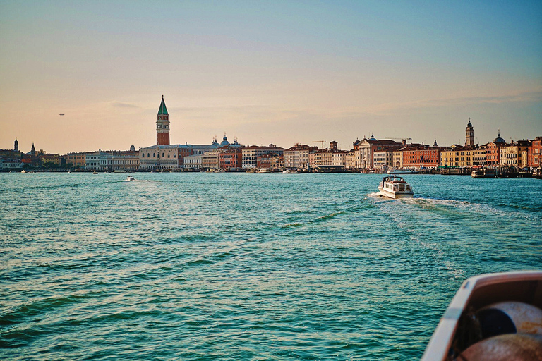 Venecia: Tour en barco panorámico de Murano y Burano con soplado de vidrioSalida a las 14:30 y llegada a las 19:00