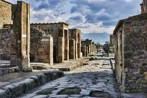 Pompeii: Day Tour of Pompeii and Vesuvius with Bus Transfer