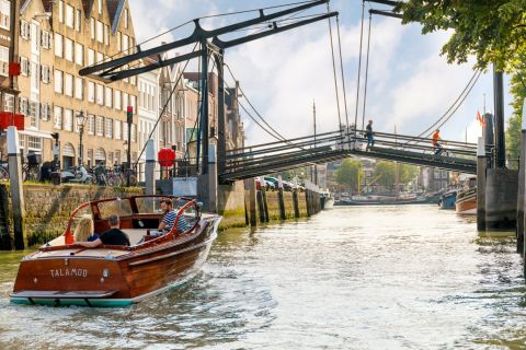Dordrecht : Promenade guidée dans la ville et visite guidée des bottes
