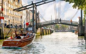 Dordrecht: City Walking Tour with Boat Ride