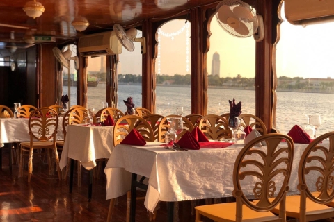 Dubai: 90-minütige Dau-Dinnerfahrt mit UnterhaltungDubai Marina: Dau-Bootsfahrt