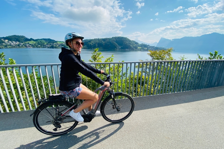 Tour en e-bike de la péninsule du lac des Quatre-CantonsTour de la péninsule du lac des Quatre-Cantons en e-bike