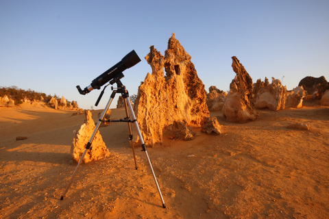 From Perth: Pinnacles Sunset and Stargazing Tour with Dinner