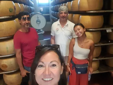 Rosola: Besuch der Parmigiano Käserei mit Käseverkostung