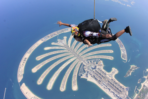 Dubaï : saut en parachute en tandem à la Palm